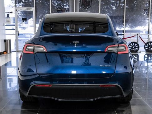 Used 2021 Tesla Model Y Long Range AWD/4WD image 10