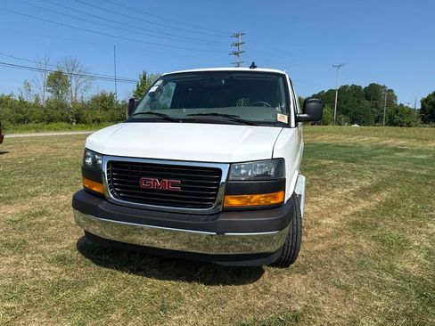 Used 2025 GMC Savana 2500 w/ Driver Convenience Package RWD image 3