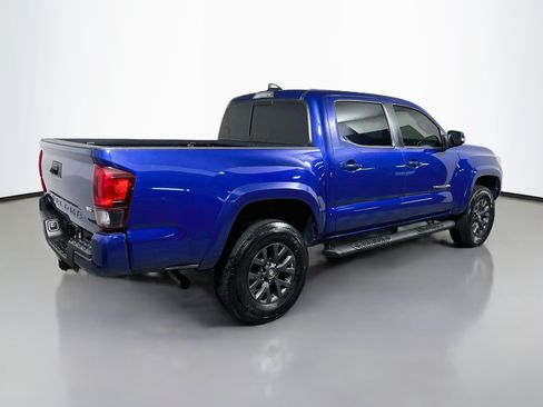 Used 2022 Toyota Tacoma SR5 w/ Technology Package RWD image 4