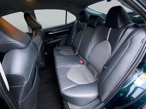 Used 2018 Toyota Camry SE FWD image 20