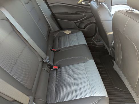 Certified 2025 Chevrolet Trax LT image 15