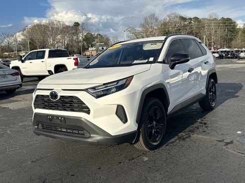 Used 2023 Toyota RAV4 XLE image 4