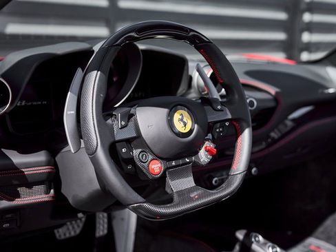 Used 2022 Ferrari F8 Tributo image 46