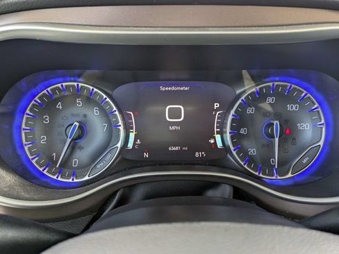 Used 2019 Chrysler Pacifica Touring-L w/ Advanced Safetytec Group FWD image 27