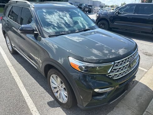 Used 2022 Ford Explorer Limited w/ Equipment Group 301A RWD image 4