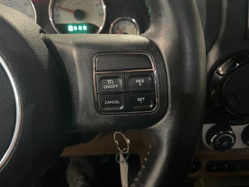 Used 2012 Jeep Wrangler Rubicon w/ PWR Convenience Group AWD/4WD image 12