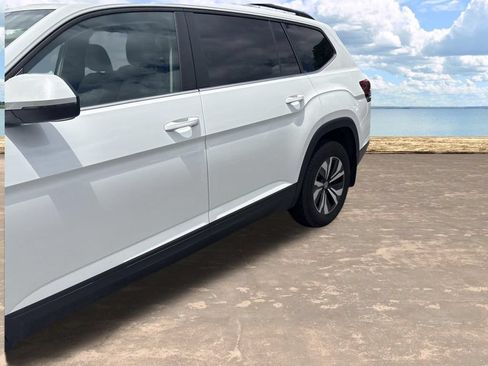Used 2026 Volkswagen Atlas SE AWD/4WD image 2