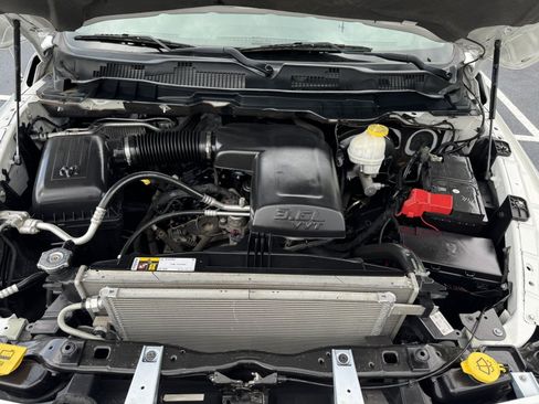 Used 2019 RAM 1500 Tradesman AWD/4WD image 12