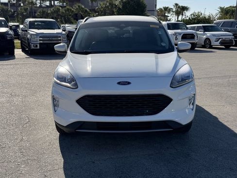 Used 2022 Ford Escape SEL w/ Technology Package FWD image 3