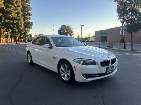 Used 2011 BMW 528i Sedan image 7