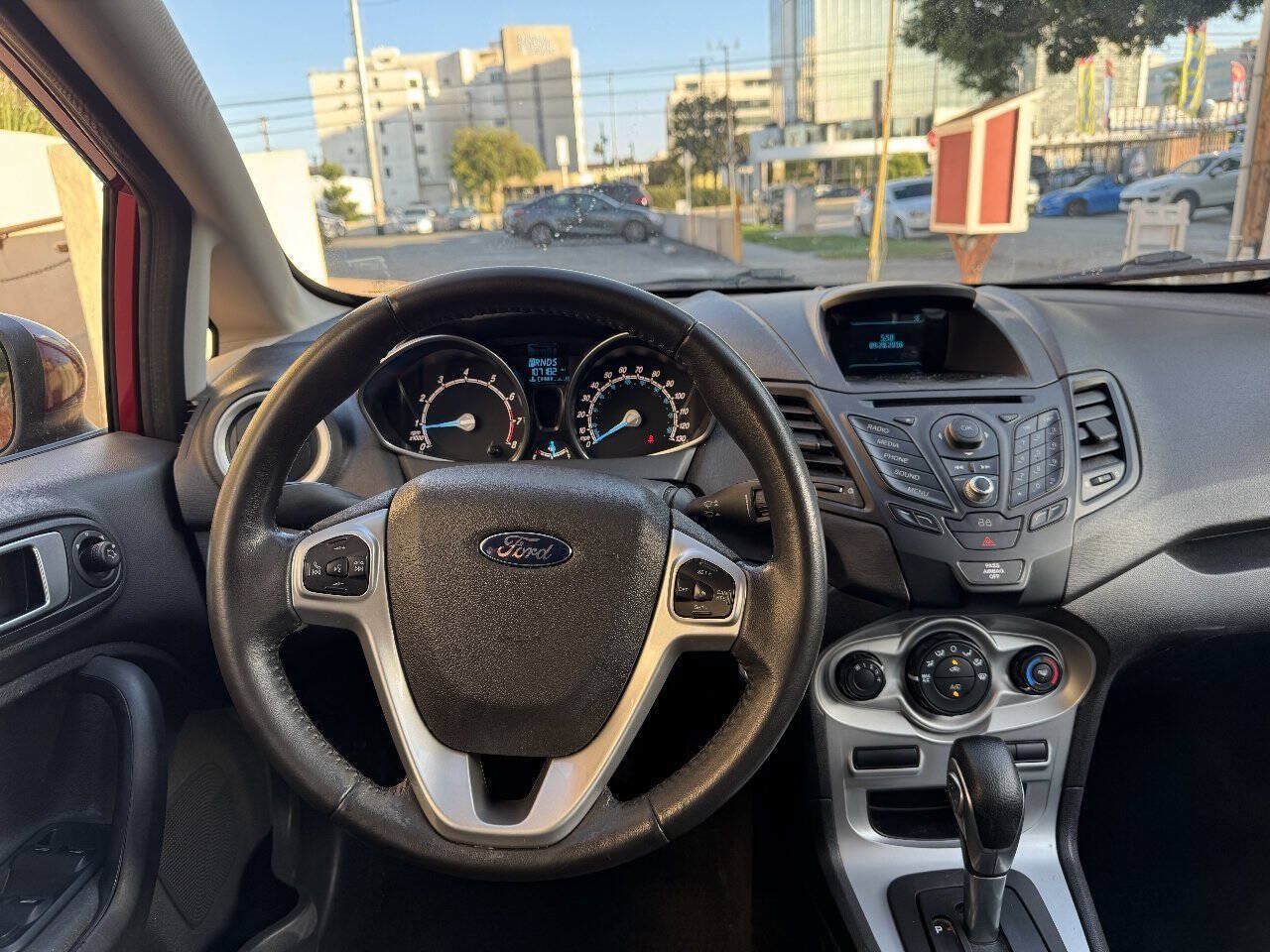 Used 2015 Ford Fiesta SE FWD image 22