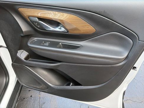 Used 2021 GMC Terrain SLE w/ Elevation Edition image 15