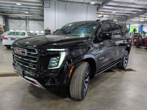 Used 2025 GMC Yukon AT4 w/ AT4 Premium Package AWD/4WD image 6