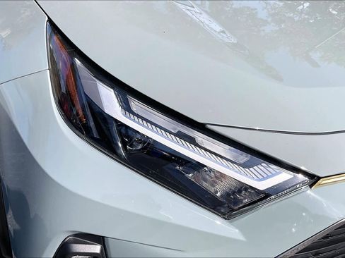 Used 2022 Toyota RAV4 XLE Premium image 27