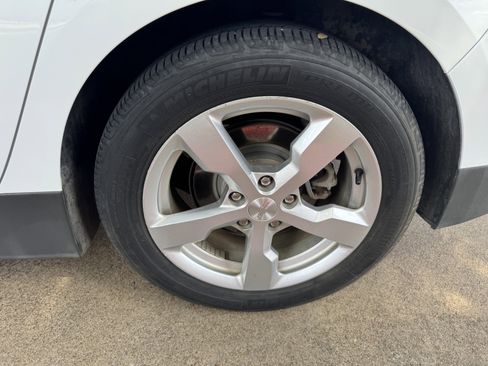 Used 2012 Chevrolet Volt FWD image 12