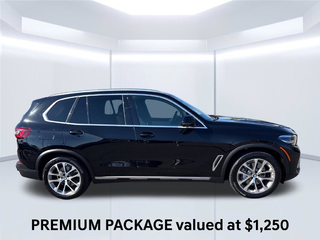Used 2022 BMW X5 xDrive40i w/ Premium Package AWD/4WD image 3