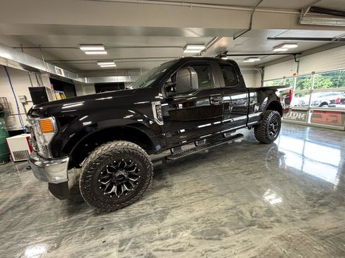 Used 2021 Ford F250 XL w/ STX Appearance Package image 7
