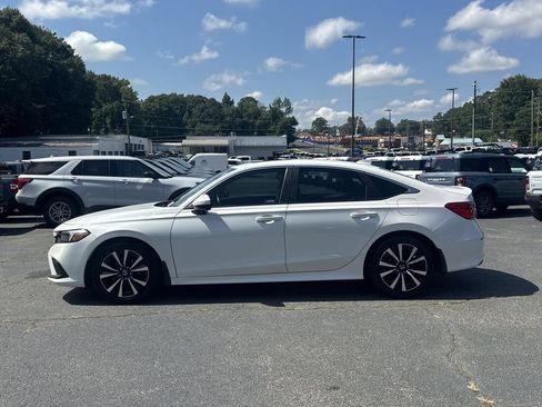 Used 2023 Honda Civic EX image 4