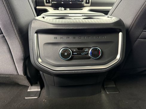 New 2025 Ford Expedition Active image 50