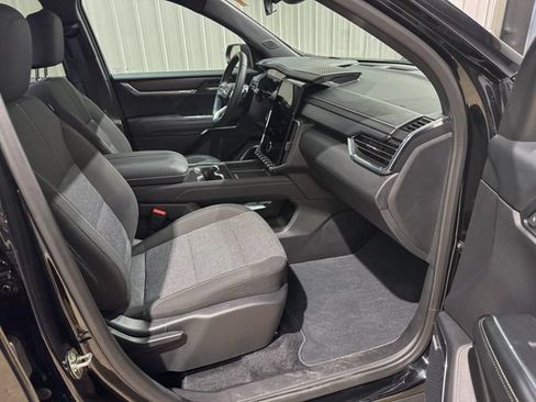 Used 2025 GMC Acadia Elevation w/ Black Edition AWD/4WD image 27