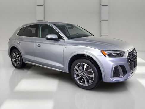 Used 2023 Audi Q5 2.0T Premium w/ Convenience Package AWD/4WD image 2