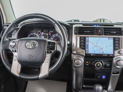 Used 2023 Toyota 4Runner SR5 Premium w/ Moonroof Package AWD/4WD image 18
