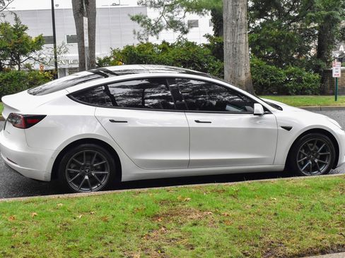 Used 2022 Tesla Model 3 Long Range image 9