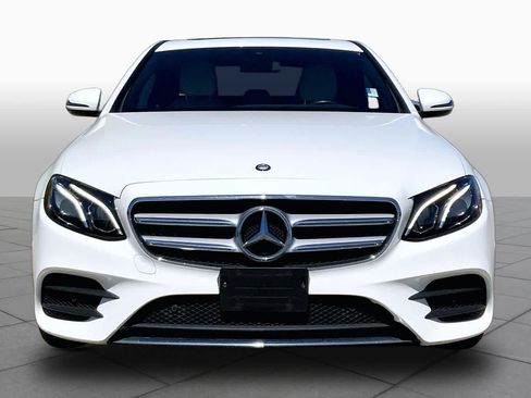 Used 2017 Mercedes-Benz E 300 4MATIC image 3