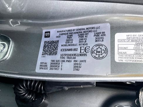 Used 2025 GMC Canyon AT4 image 36