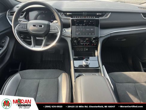 Used 2024 Jeep Grand Cherokee Altitude AWD/4WD image 13
