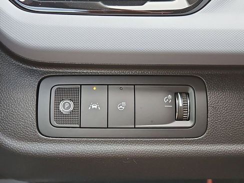 New 2027 Chevrolet Bolt LT w/ Comfort Package FWD image 9