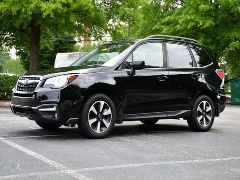 Used 2018 Subaru Forester 2.5i Limited AWD/4WD image 3