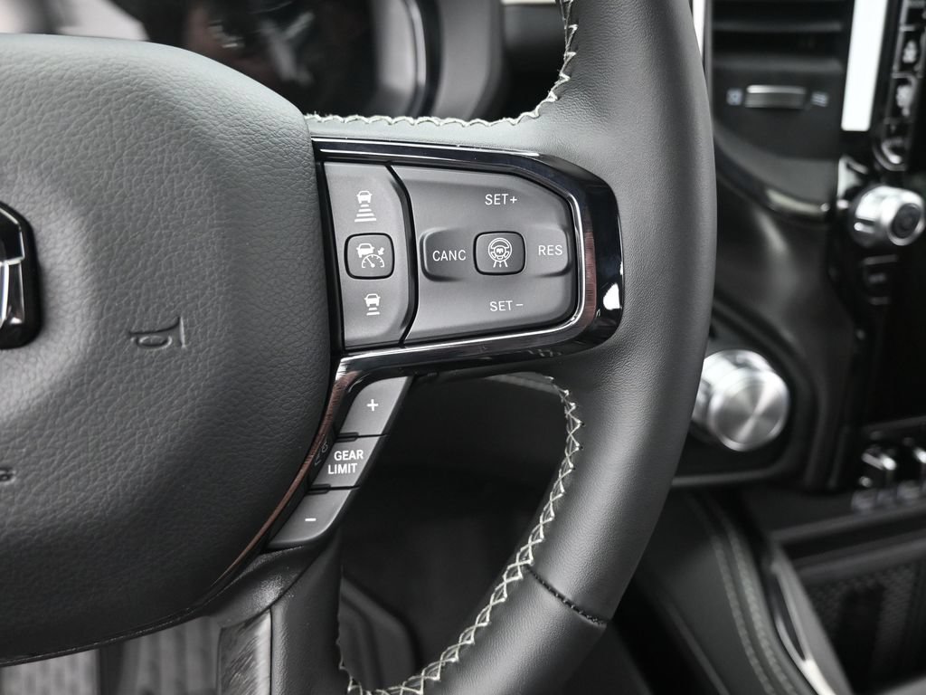 Used 2025 RAM 1500 Limited AWD/4WD image 37