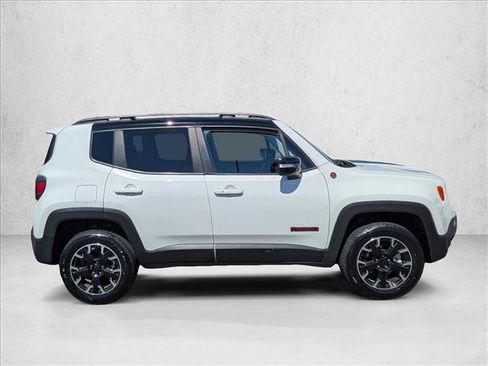 Used 2023 Jeep Renegade Trailhawk AWD/4WD image 4
