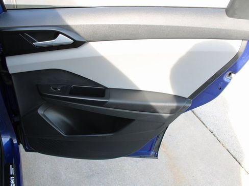 Certified 2023 Volkswagen Taos SE w/ Panoramic Sunroof Package image 23