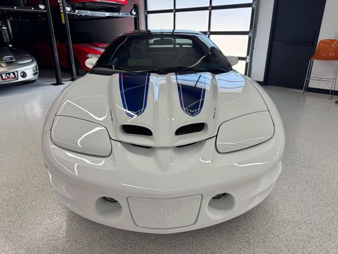 Used 1999 Pontiac Firebird Formula RWD image 10