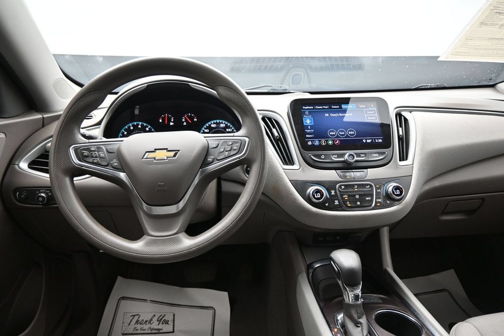Used 2023 Chevrolet Malibu LT FWD image 13