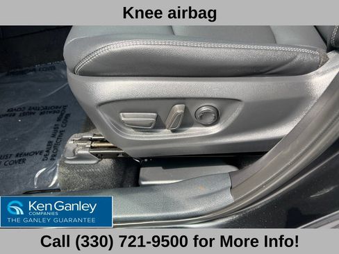Used 2023 Toyota Corolla Cross XLE w/ Convenience Package FWD image 28