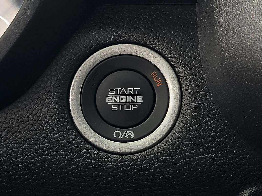 Used 2025 RAM 1500 Warlock AWD/4WD image 16