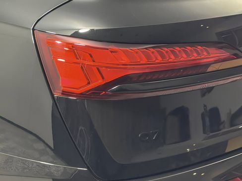 New 2026 Audi Q7 2.0T Premium image 27