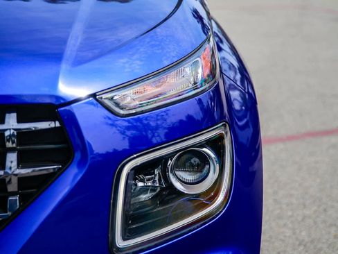 Used 2023 Hyundai Venue Limited image 10