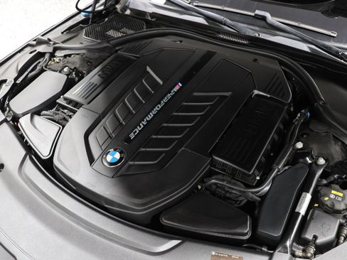 Used 2017 BMW M760i xDrive image 16