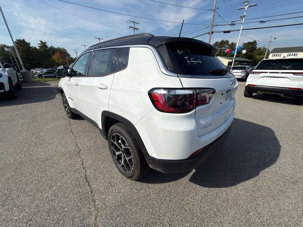 New 2026 Jeep Compass Limited AWD/4WD image 3