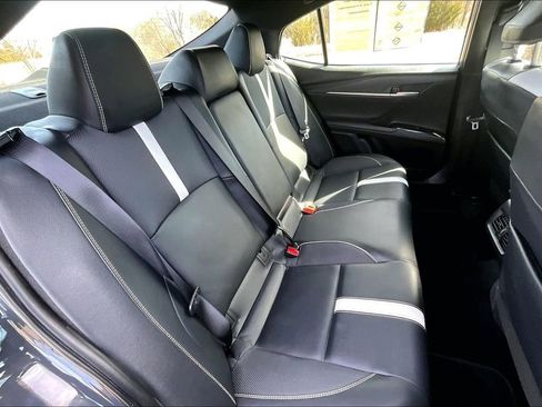 Used 2025 Toyota Camry SE image 26