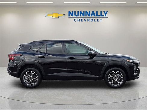 New 2026 Chevrolet Trax LT w/ Driver Confidence Package image 6