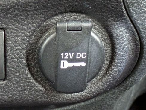 Used 2017 Jeep Wrangler Unlimited Sahara w/ Connectivity Group image 22