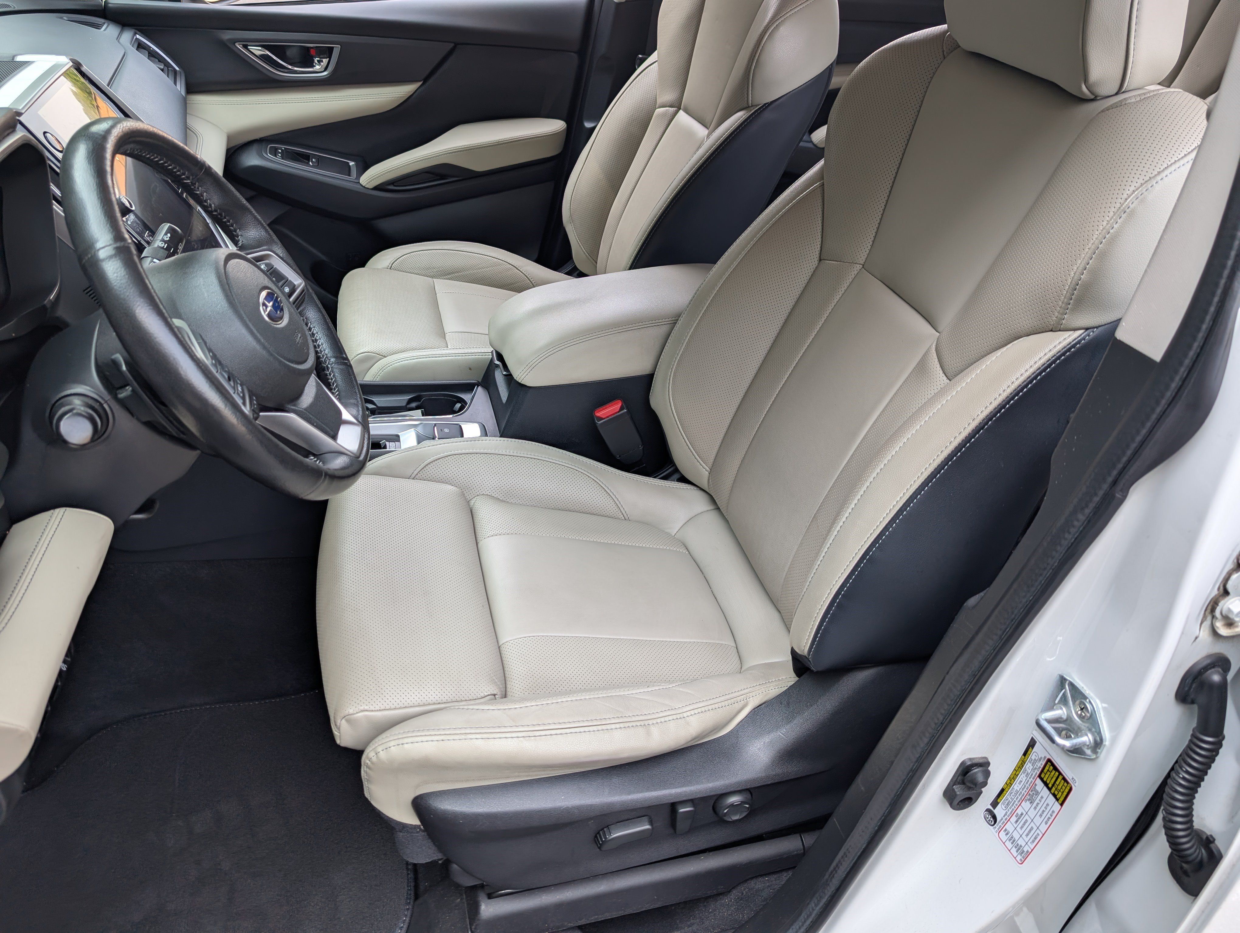 Used 2023 Subaru Ascent Limited AWD/4WD image 16