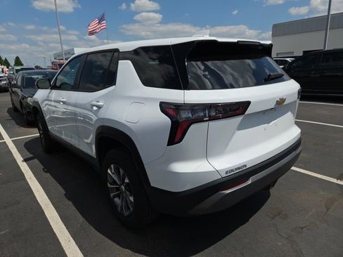 Used 2026 Chevrolet Equinox LT FWD image 2