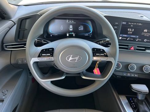 New 2026 Hyundai Elantra SE FWD image 13