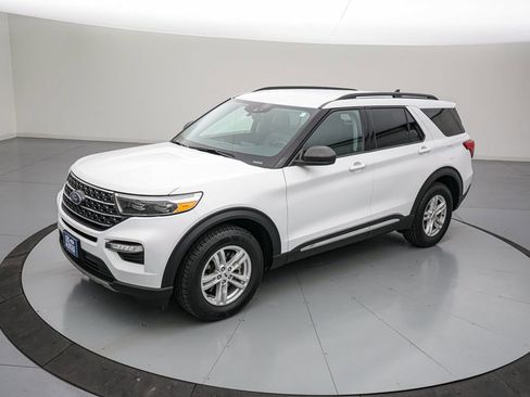Certified 2024 Ford Explorer XLT w/ Equipment Group 202A AWD/4WD image 9
